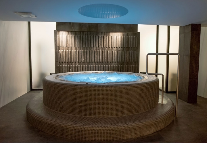 Spa központ EAST ISLAND