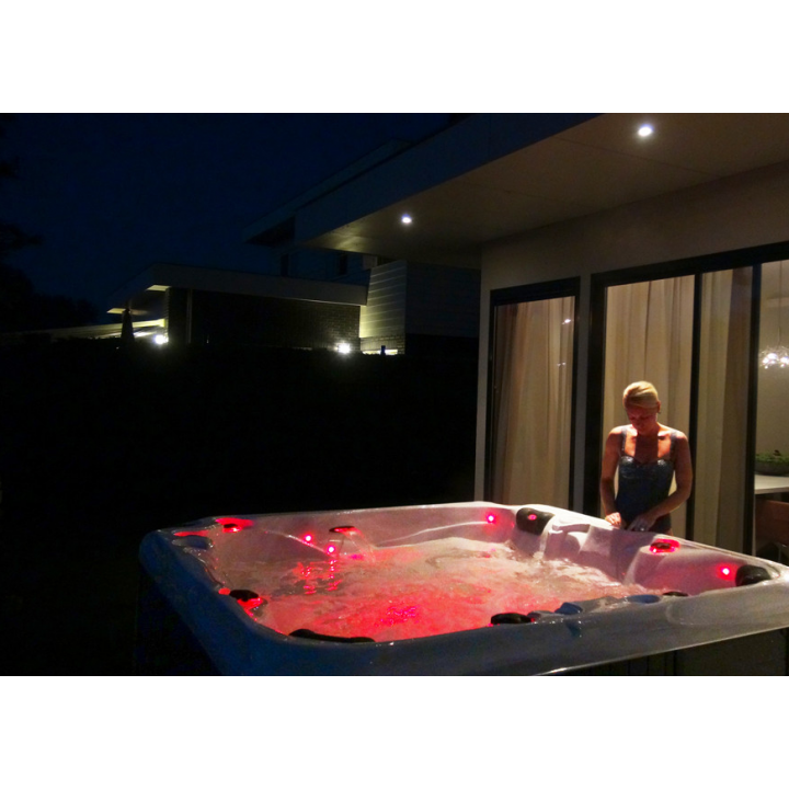 SPA masszázsmedence – Repose