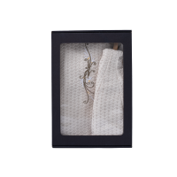 Ajándékszett ajándékdobozban NŐKNEK. Női szaunasapka és kötény - LEN, hímzett