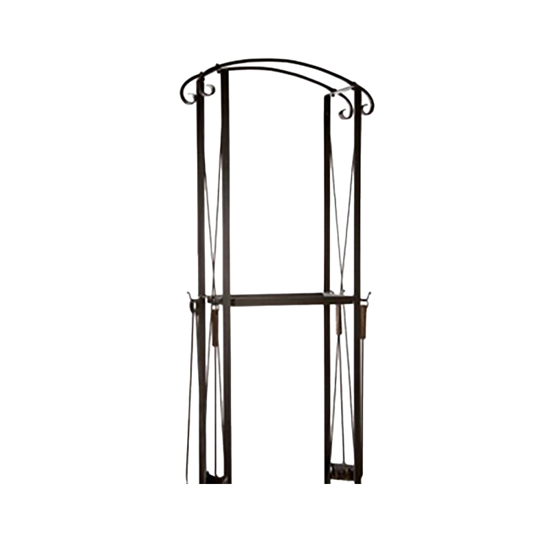 Tűzifa tartó szerszámokkal